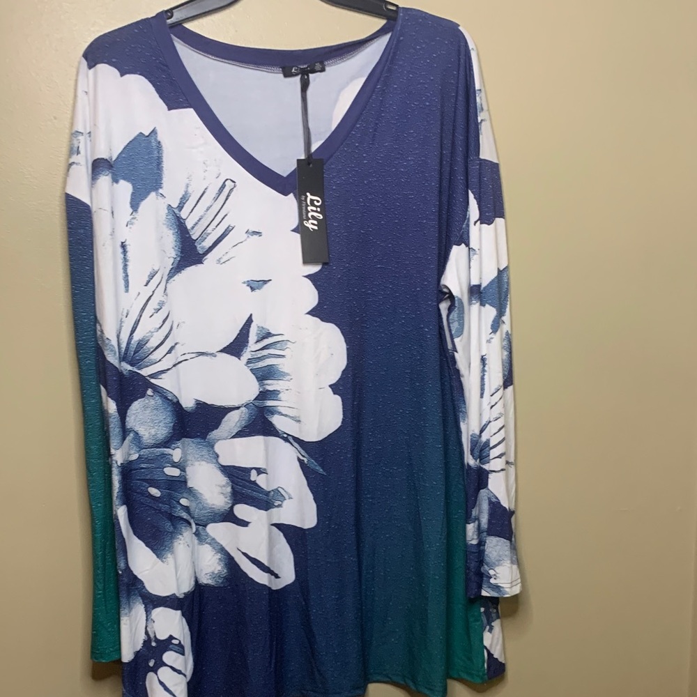 Lily Blue & White Floral V-Neck Tunic with Teal Gradient